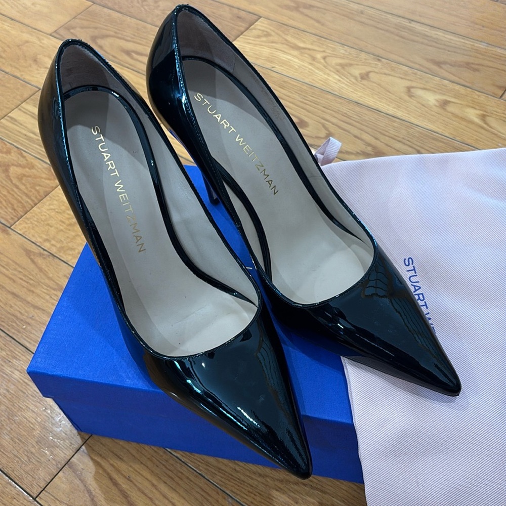 Stuart Weitzman Stuart 110 Pump in Patent Black, Size: 8.5 - Picture 8 of 13